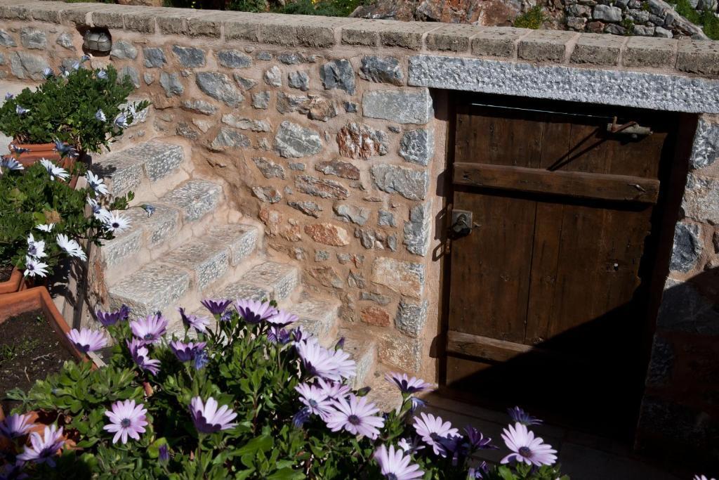 Mavromichalai Hotel Liménion Buitenkant foto