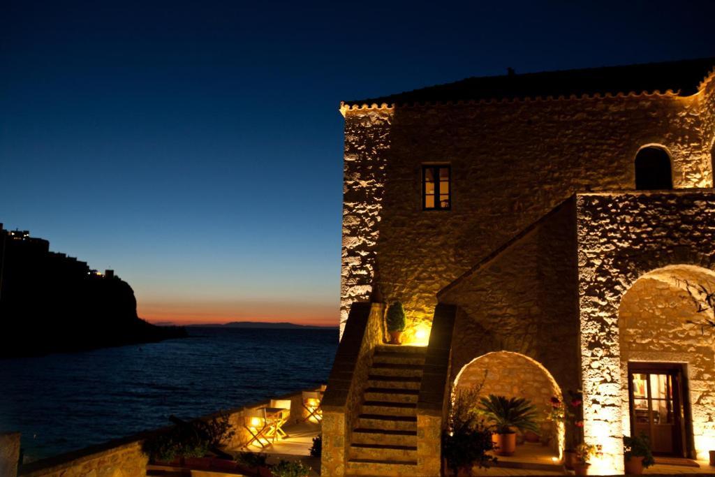 Mavromichalai Hotel Liménion Buitenkant foto