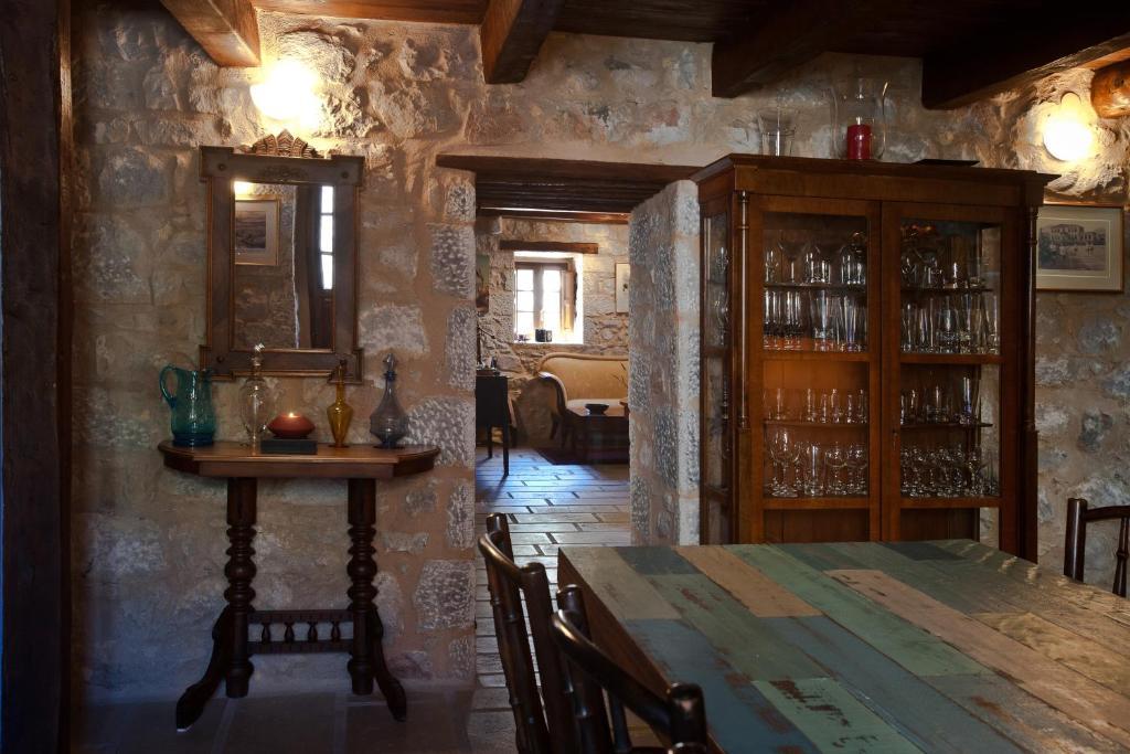 Mavromichalai Hotel Liménion Buitenkant foto