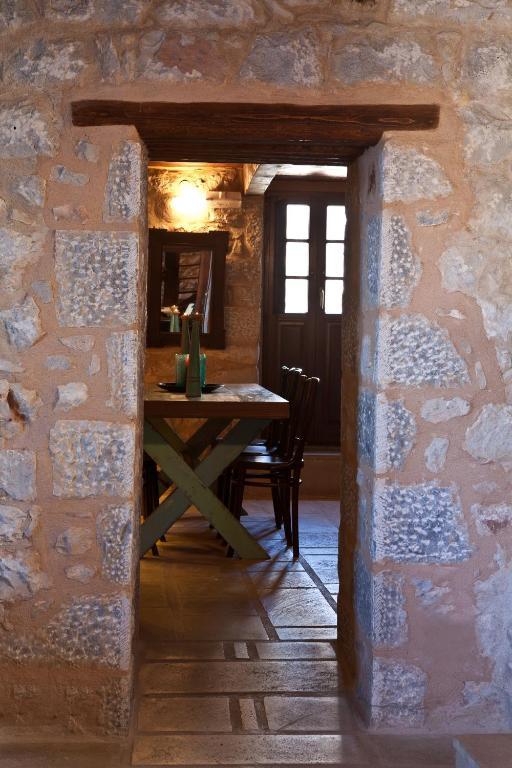 Mavromichalai Hotel Liménion Buitenkant foto